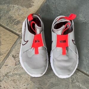 Nike Kids Shoes - Gray and Red